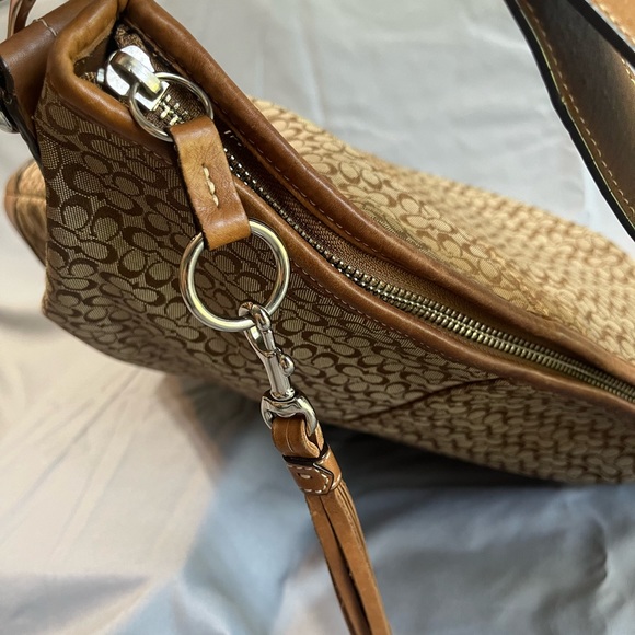 AUTHENTIC Coach convertible cross body - Picture 9 of 16